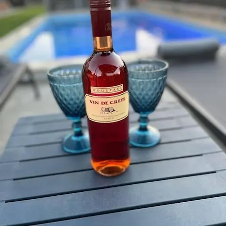 Sheila With Private Pool Ρούμελη