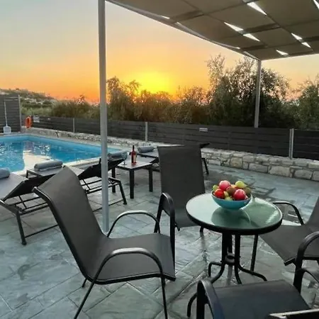 Sheila With Private Pool Villa *