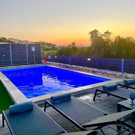 Villa Sheila With Private Pool Roumelí